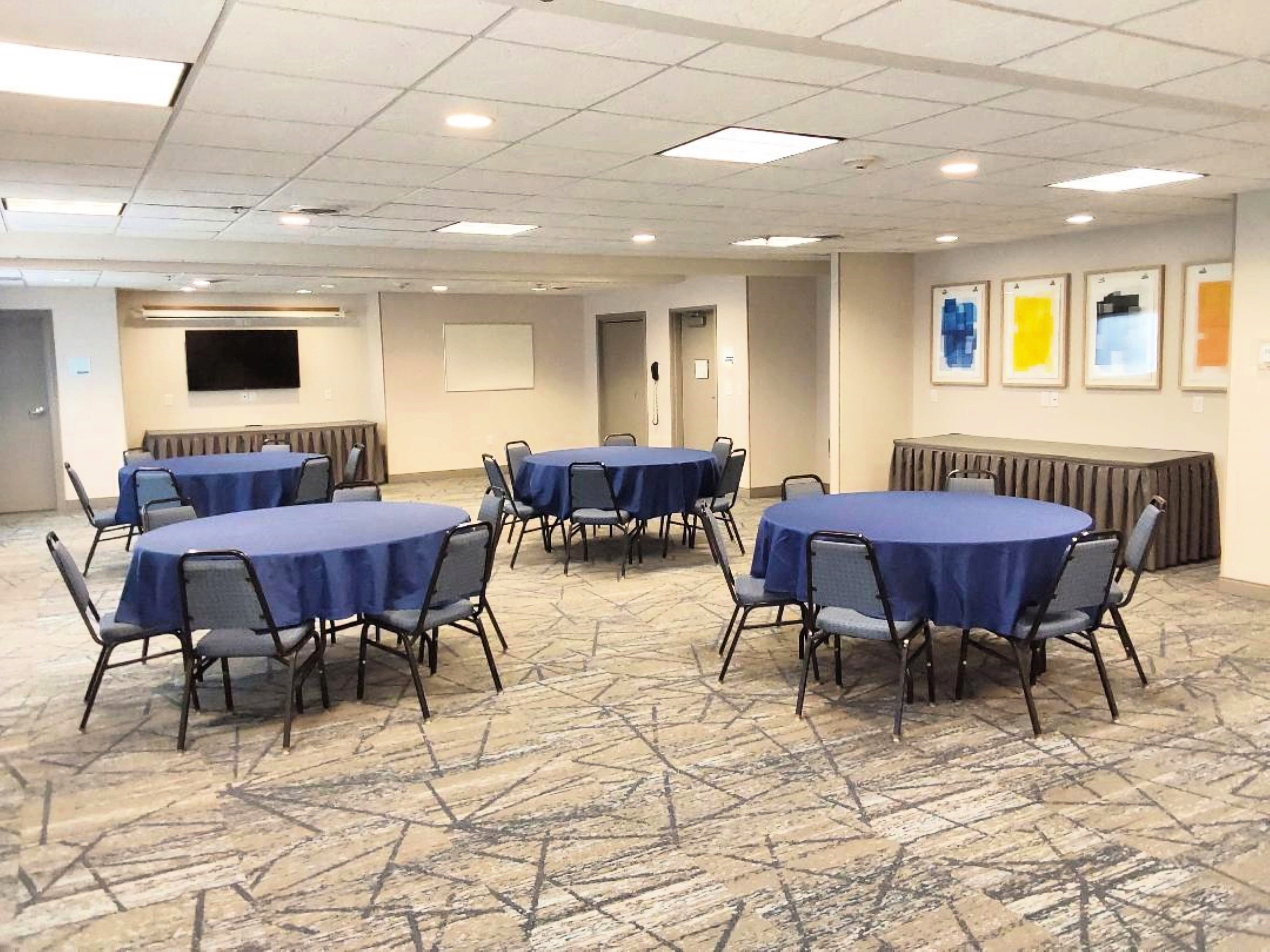 holiday inn express and suites antigo by ihg