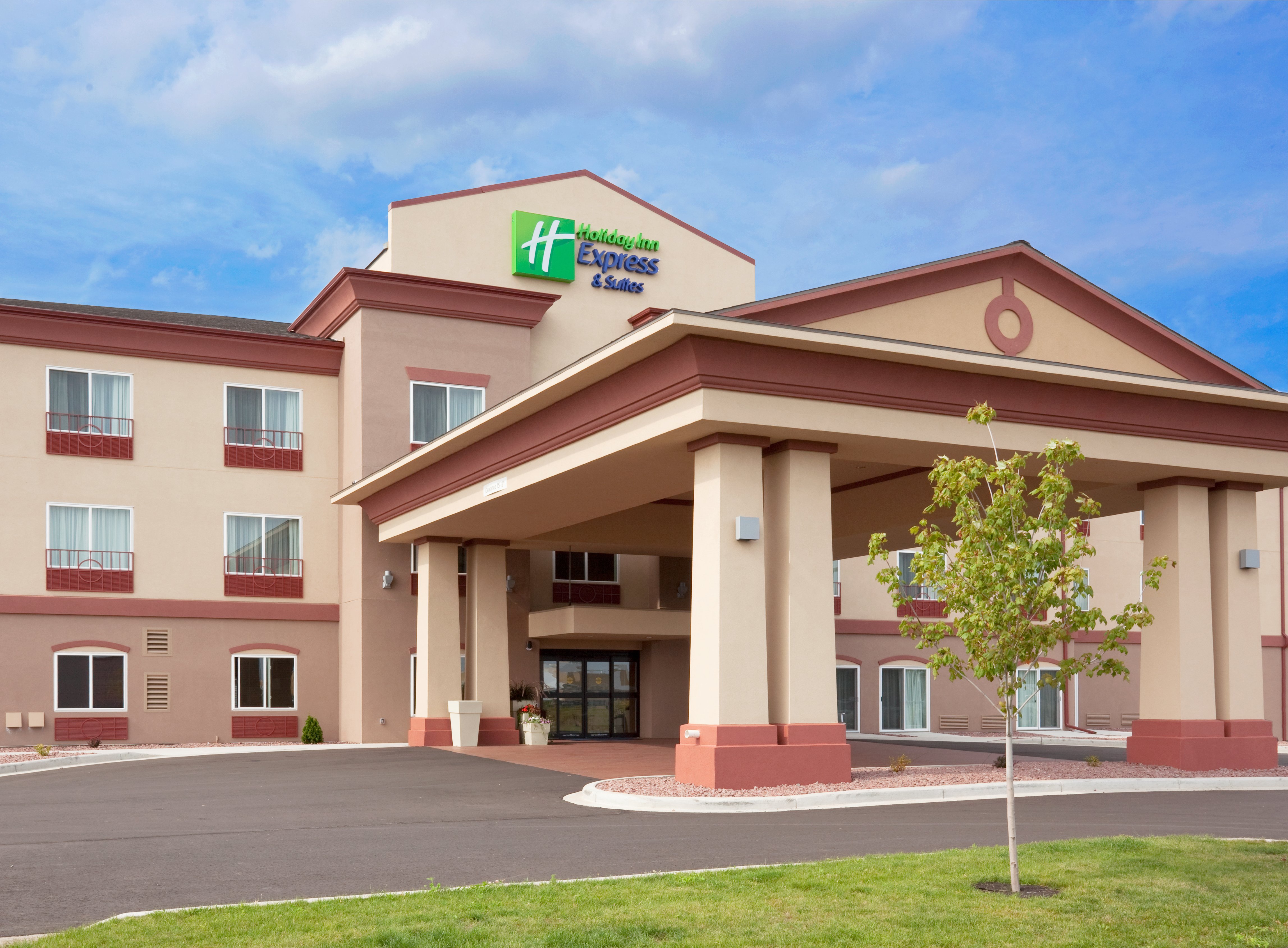 holiday inn express and suites antigo by ihg