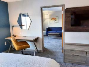 holiday inn express and suites antigo by ihg