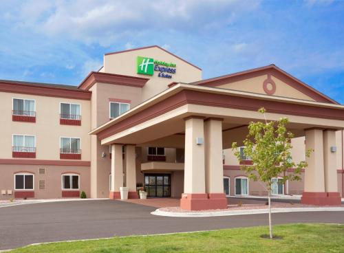 holiday inn express and suites antigo by ihg