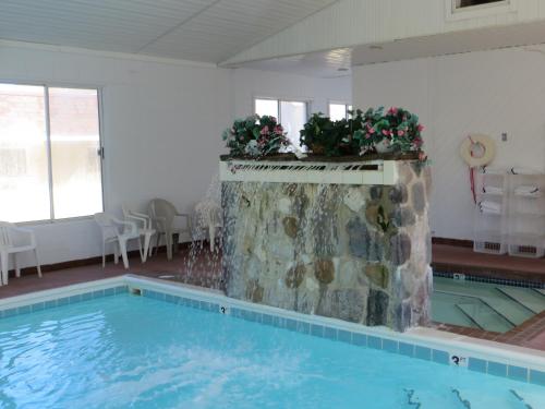 waterfront inn mackinaw city