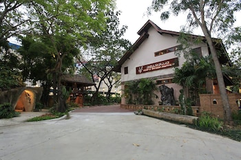 vc suanpaak hotel and serviced apartments