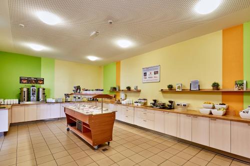 aando aachen hauptbahnhof hostel