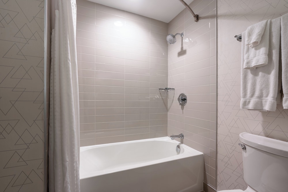 holiday inn express and suites vaughan southwest by ihg