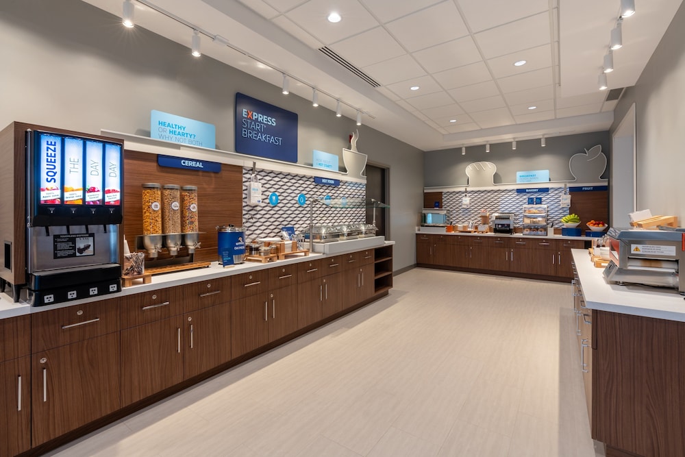 holiday inn express and suites vaughan southwest by ihg
