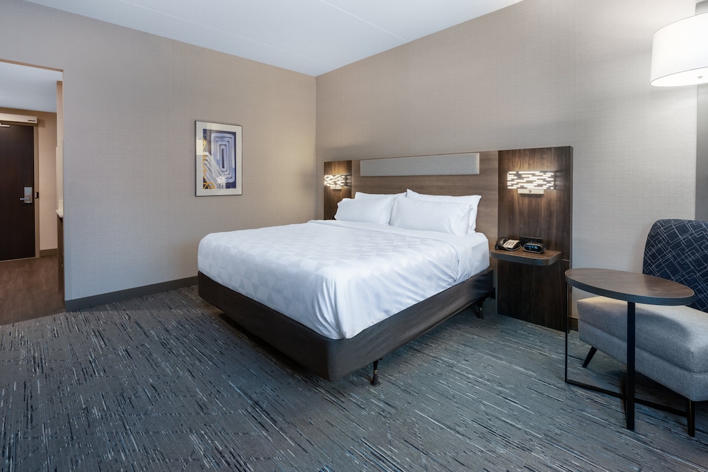 holiday inn express and suites vaughan southwest by ihg