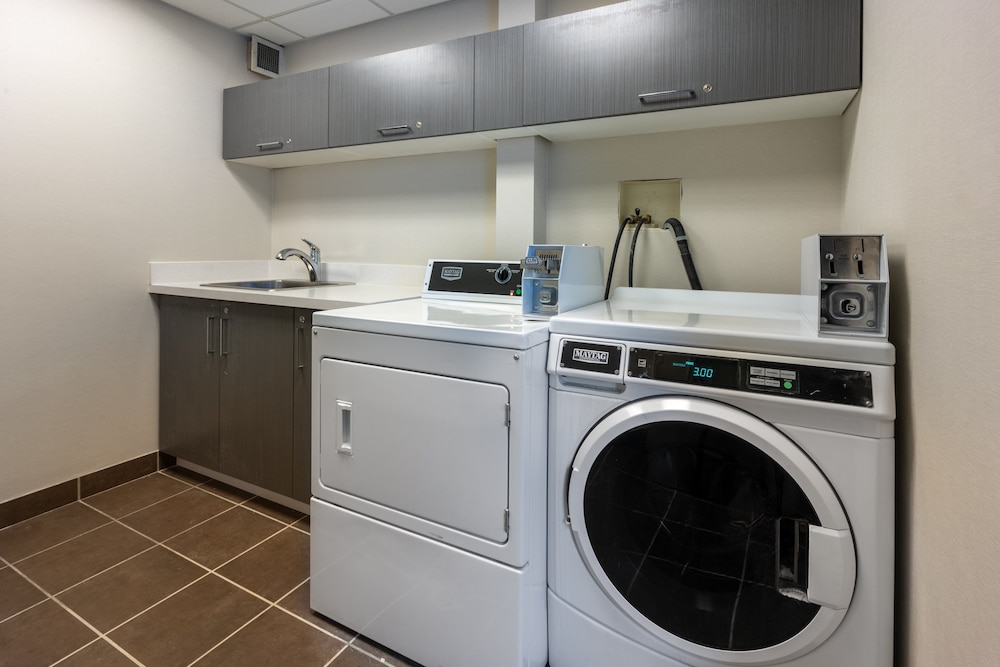 holiday inn express and suites vaughan southwest by ihg