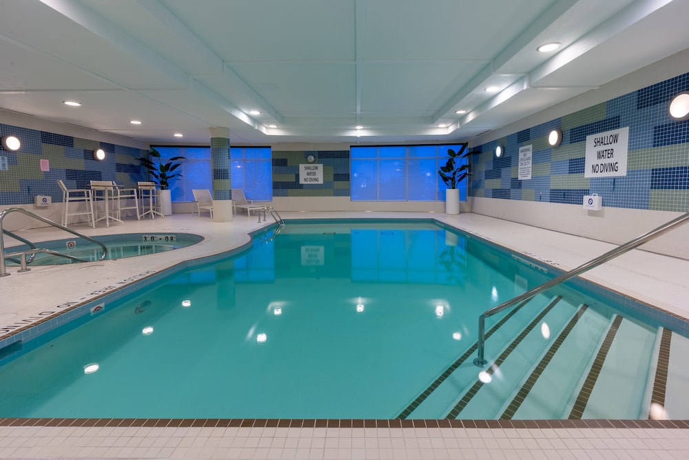 holiday inn express and suites vaughan southwest by ihg