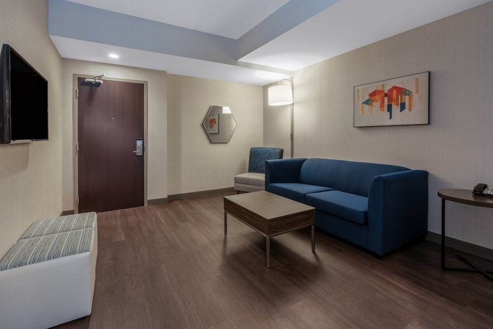 holiday inn express and suites vaughan southwest by ihg