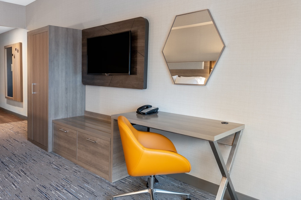 holiday inn express and suites vaughan southwest by ihg