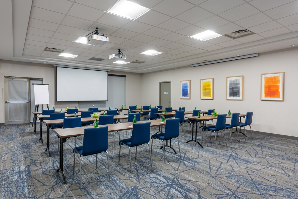 holiday inn express and suites vaughan southwest by ihg