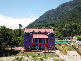 The Loyal Residency,Dehwatoo, Pahalgam, Anantnag Jammu And Kashmir 192126,3 star