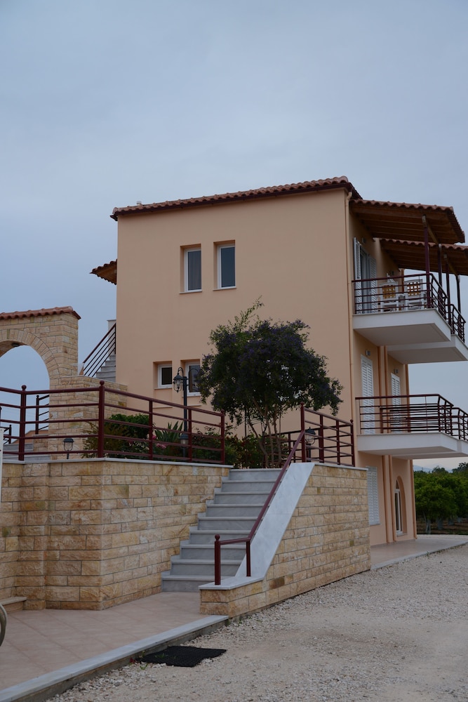 marias filoxenia suites