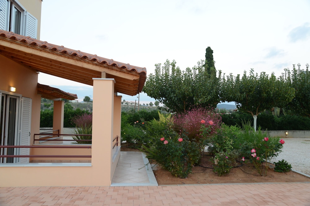 marias filoxenia suites