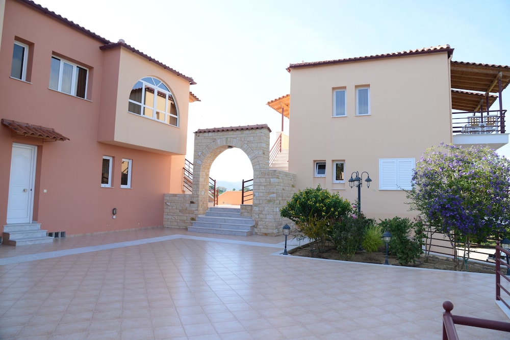marias filoxenia suites