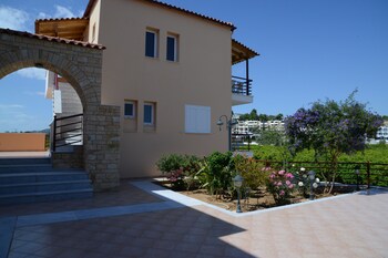 marias filoxenia suites