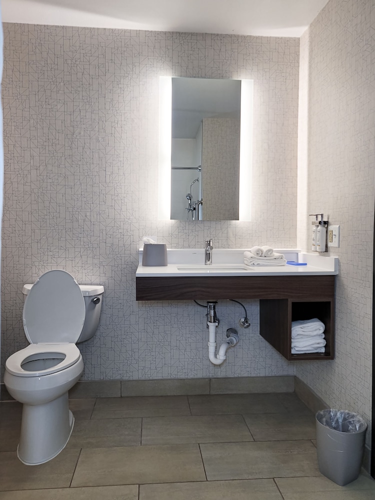 holiday inn express and suites enid hwy 412