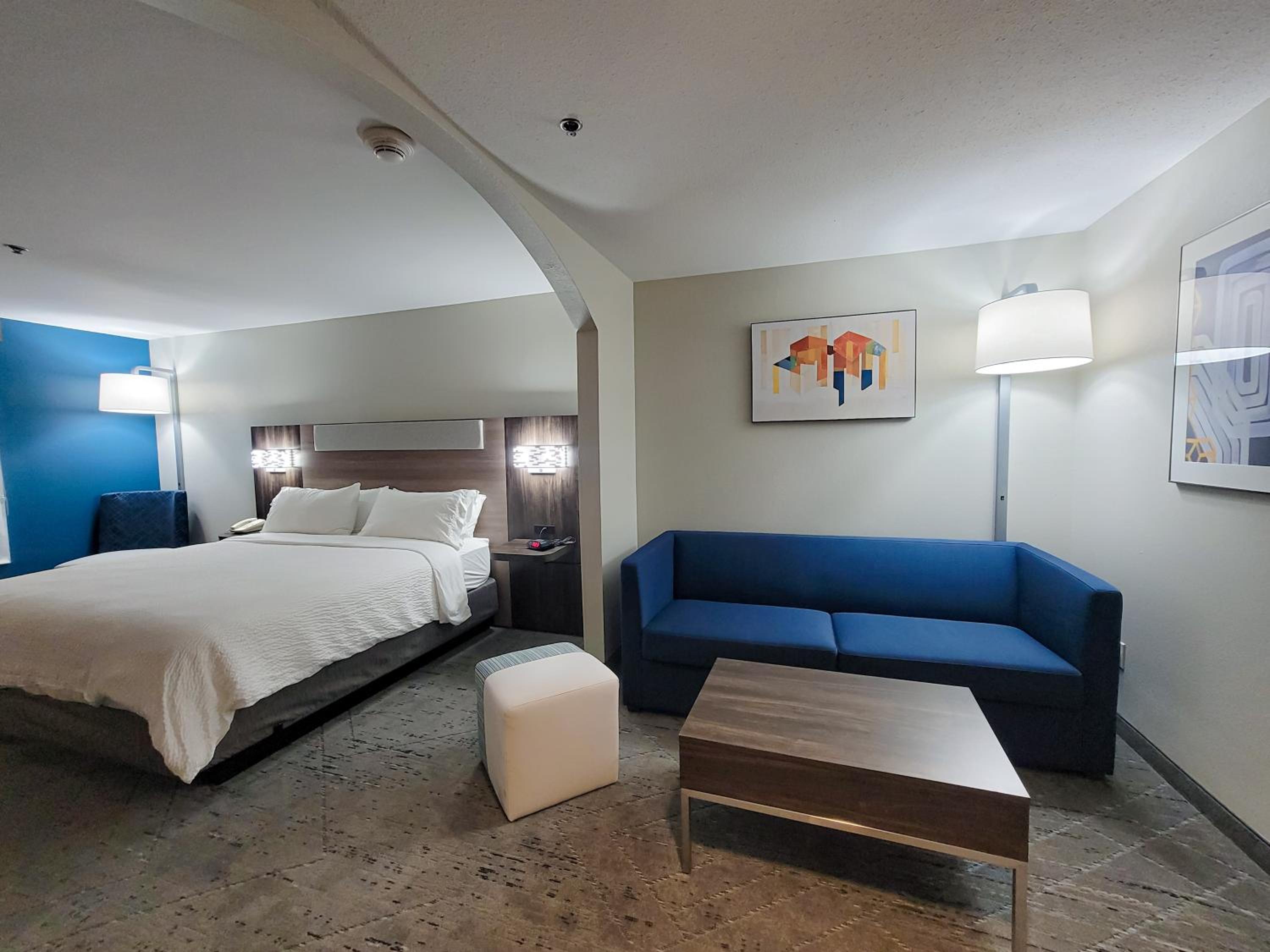holiday inn express and suites enid hwy 412