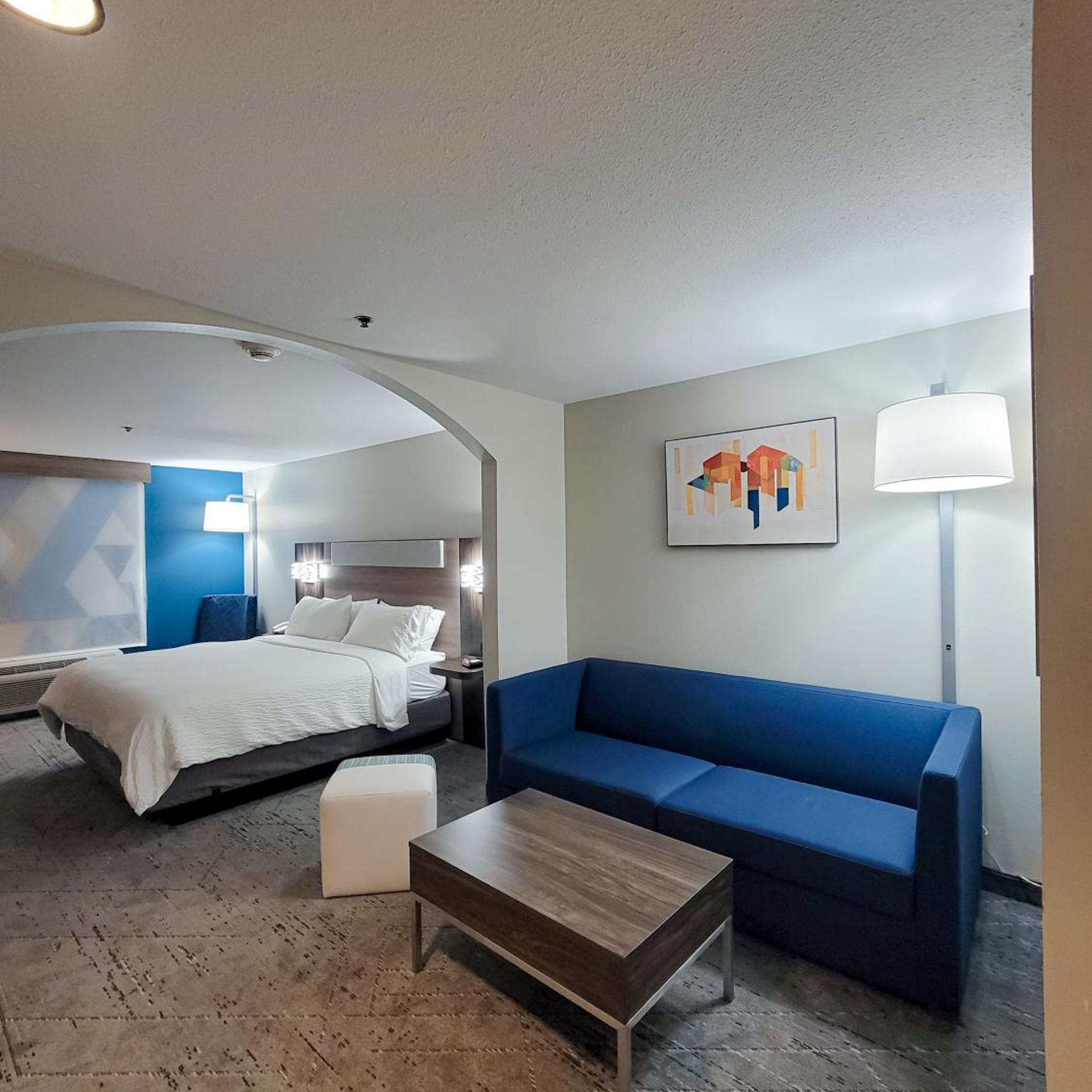 holiday inn express and suites enid hwy 412