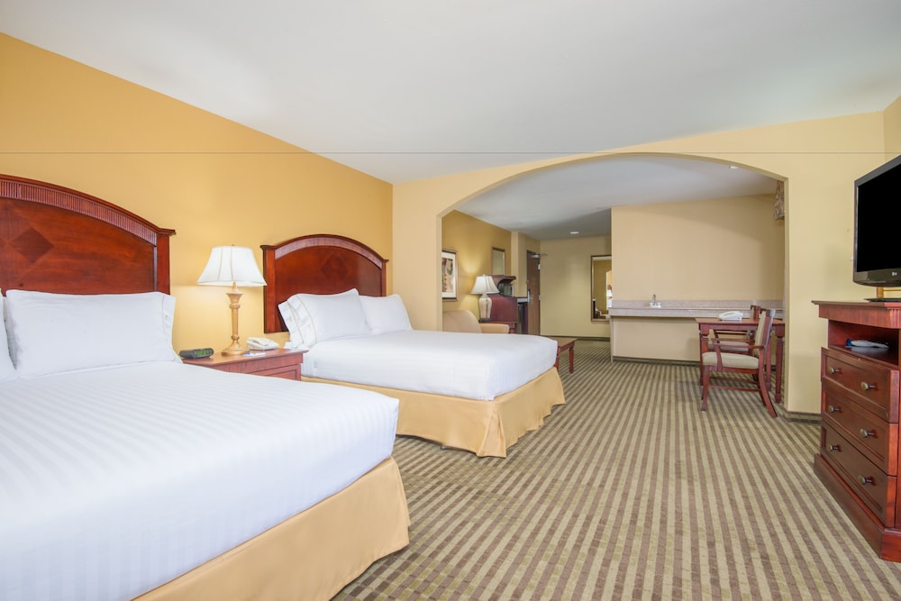 holiday inn express and suites enid hwy 412