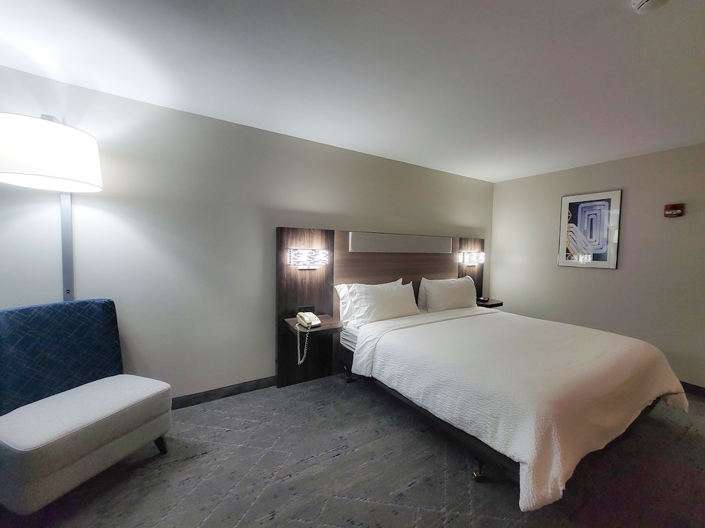 holiday inn express and suites enid hwy 412