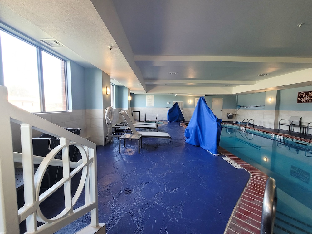 holiday inn express and suites enid hwy 412