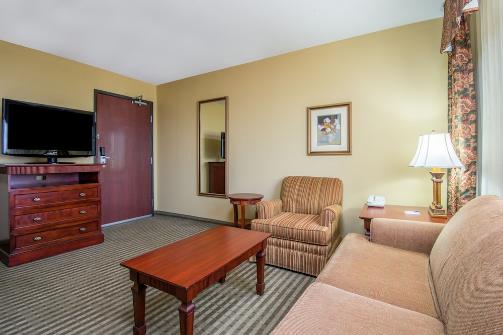 holiday inn express and suites enid hwy 412