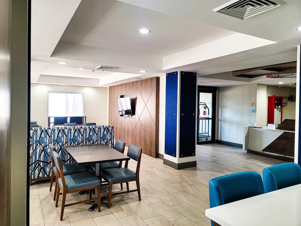 holiday inn express and suites enid hwy 412