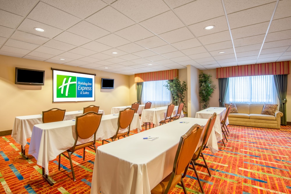 holiday inn express and suites enid hwy 412
