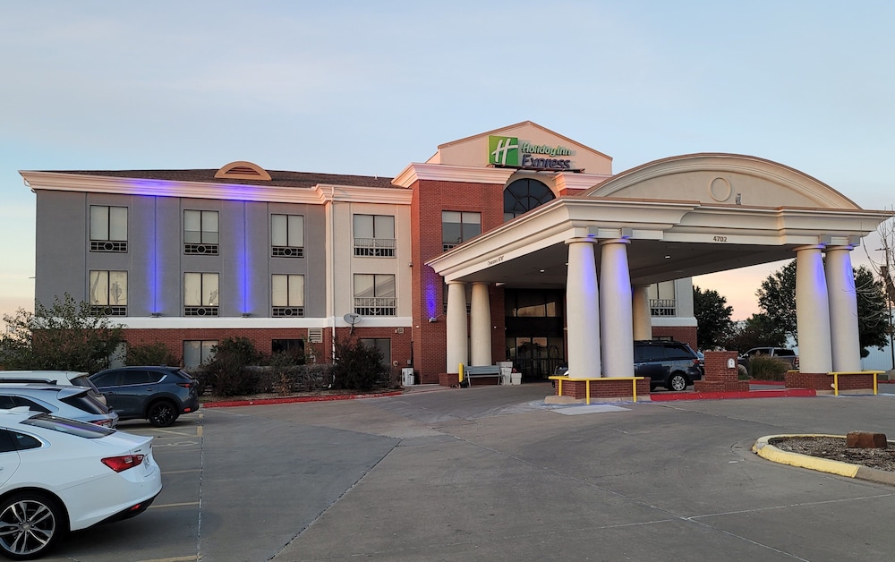 holiday inn express and suites enid hwy 412