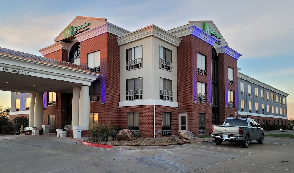 holiday inn express and suites enid hwy 412