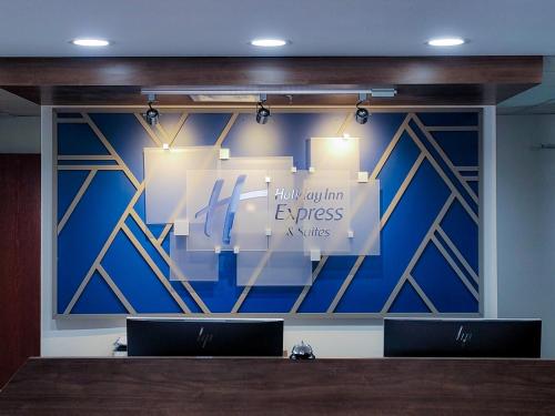 holiday inn express and suites enid hwy 412