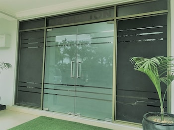 transit motel airport