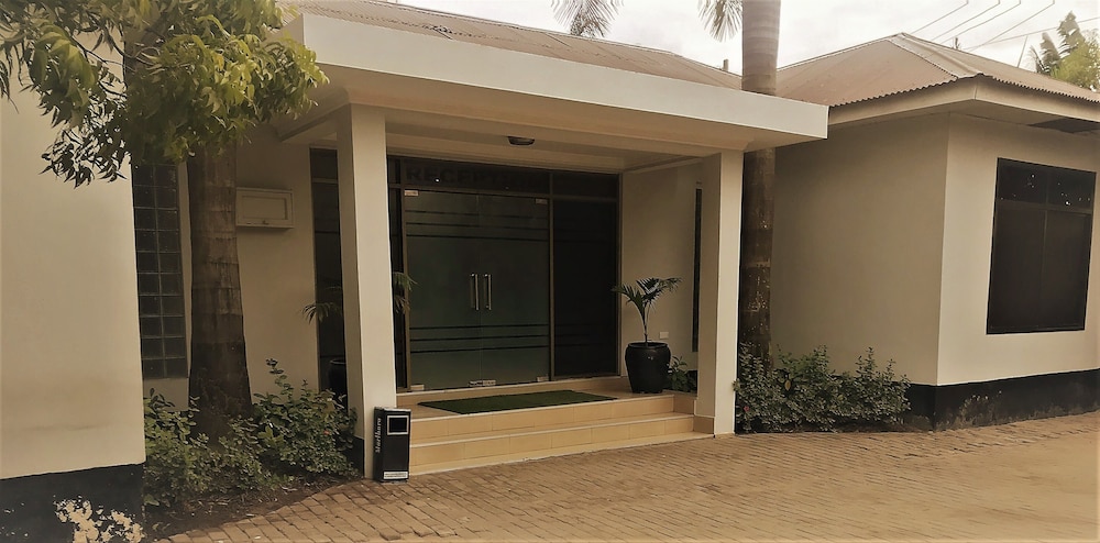 transit motel airport