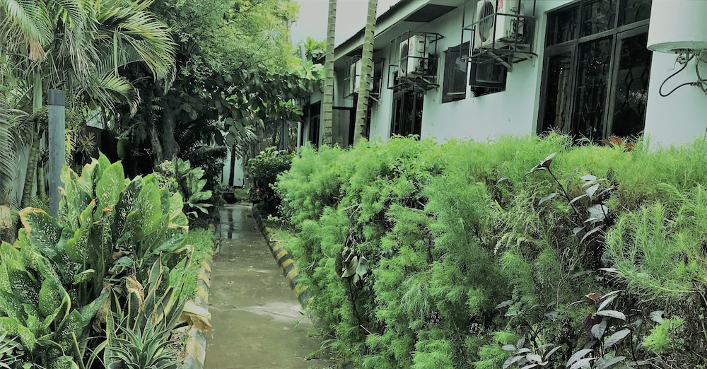 transit motel airport