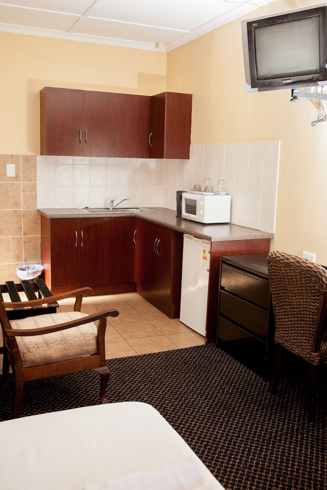 oria lodge summer greens