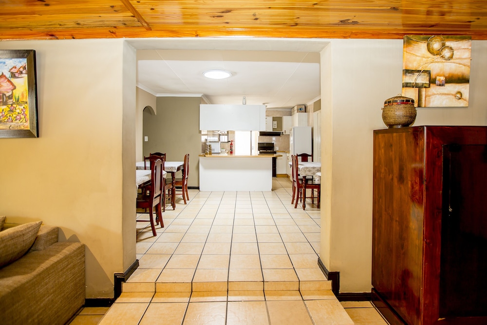 oria lodge summer greens