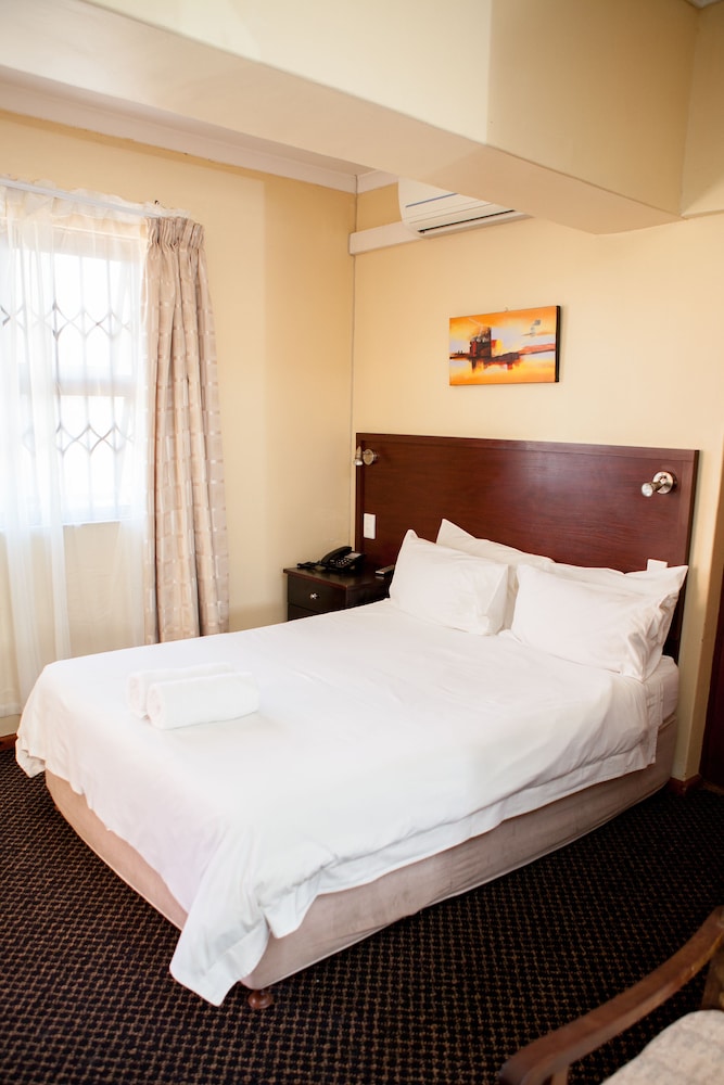 oria lodge summer greens