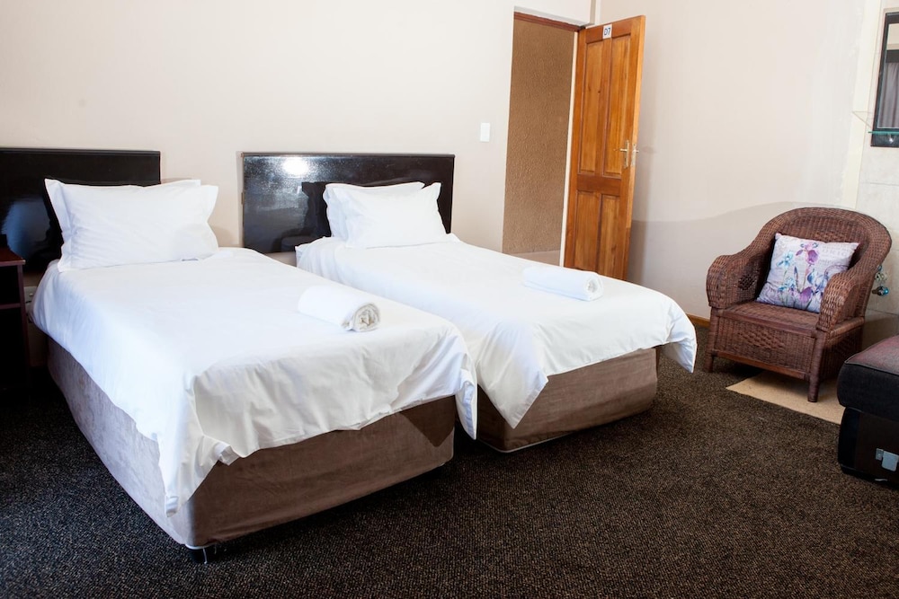 oria lodge summer greens