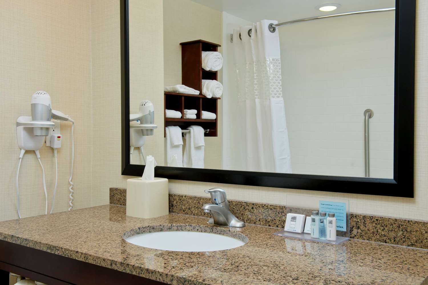 hampton inn and suites ocean city bayfront convention center