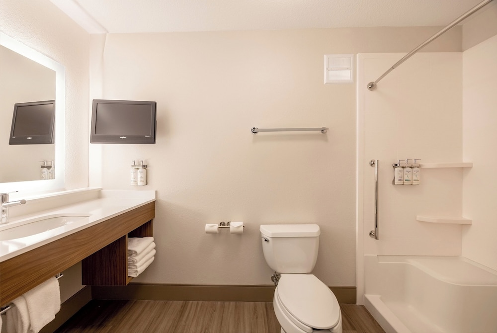 holiday inn express and suites winona by ihg