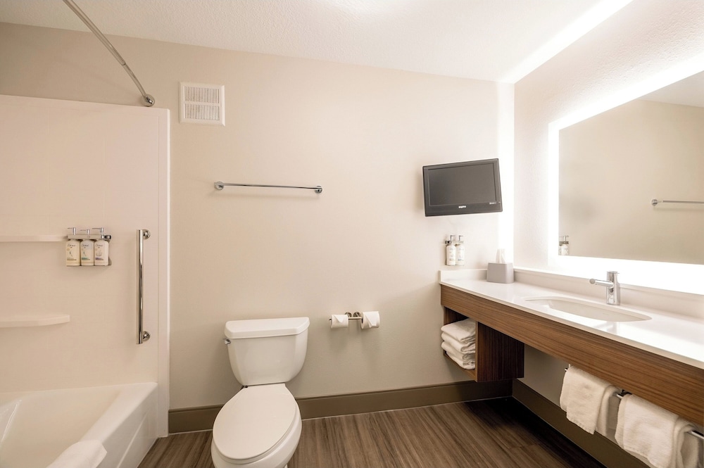 holiday inn express and suites winona by ihg