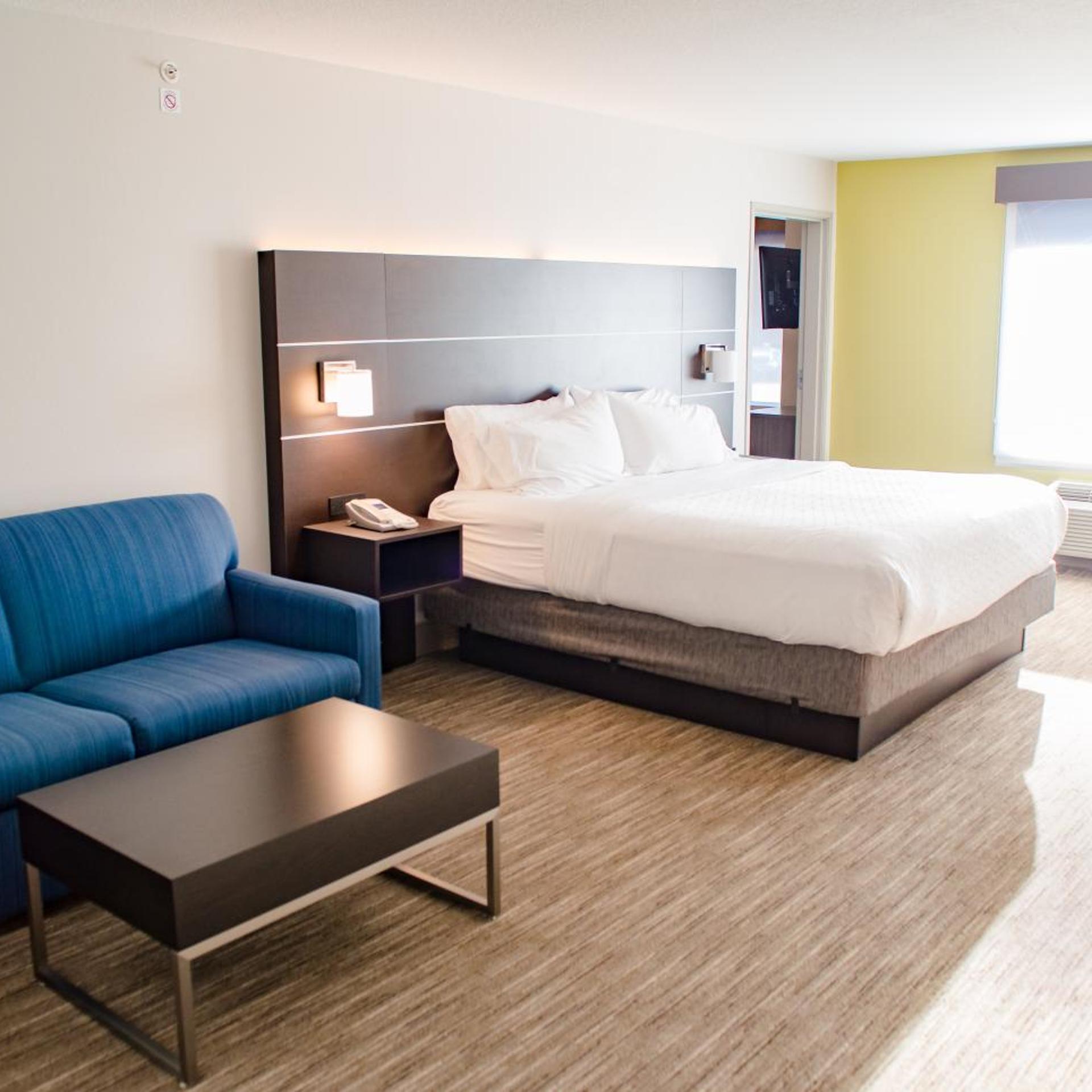holiday inn express and suites winona by ihg