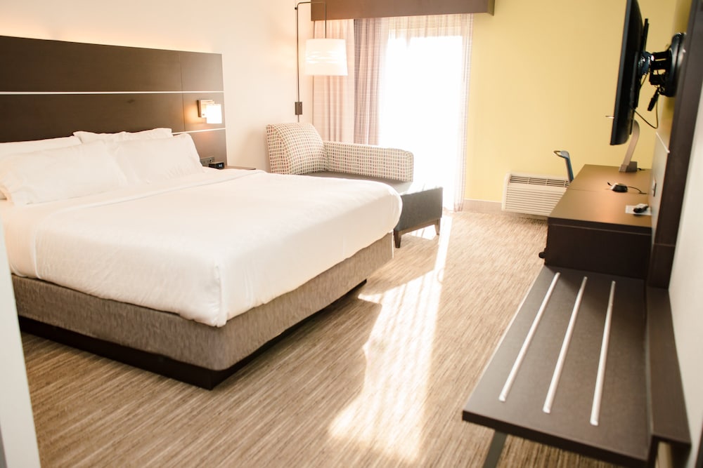 holiday inn express and suites winona by ihg