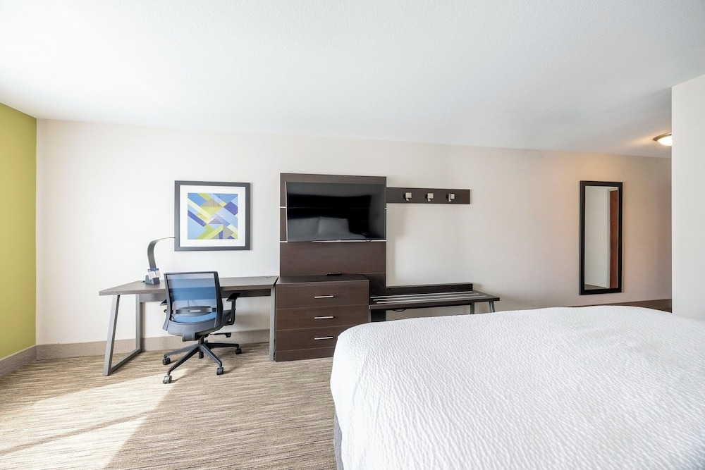 holiday inn express and suites winona by ihg