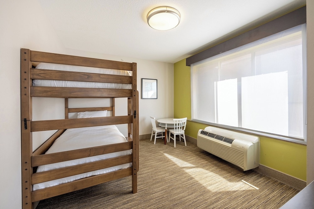 holiday inn express and suites winona by ihg