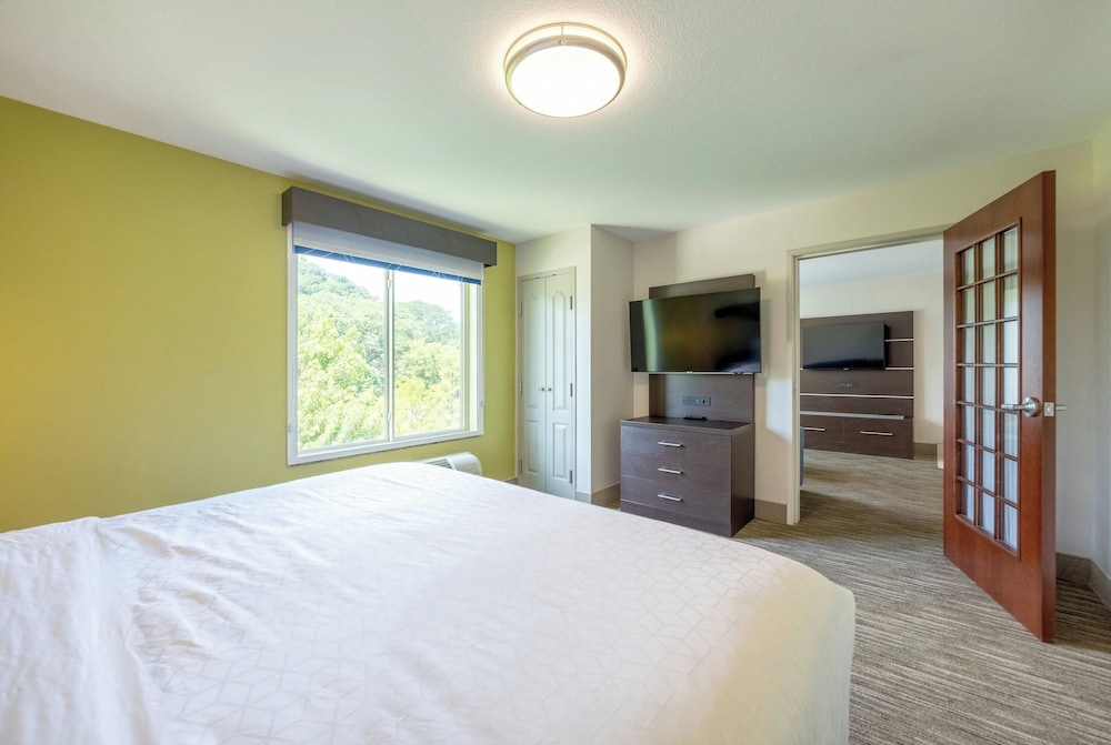 holiday inn express and suites winona by ihg