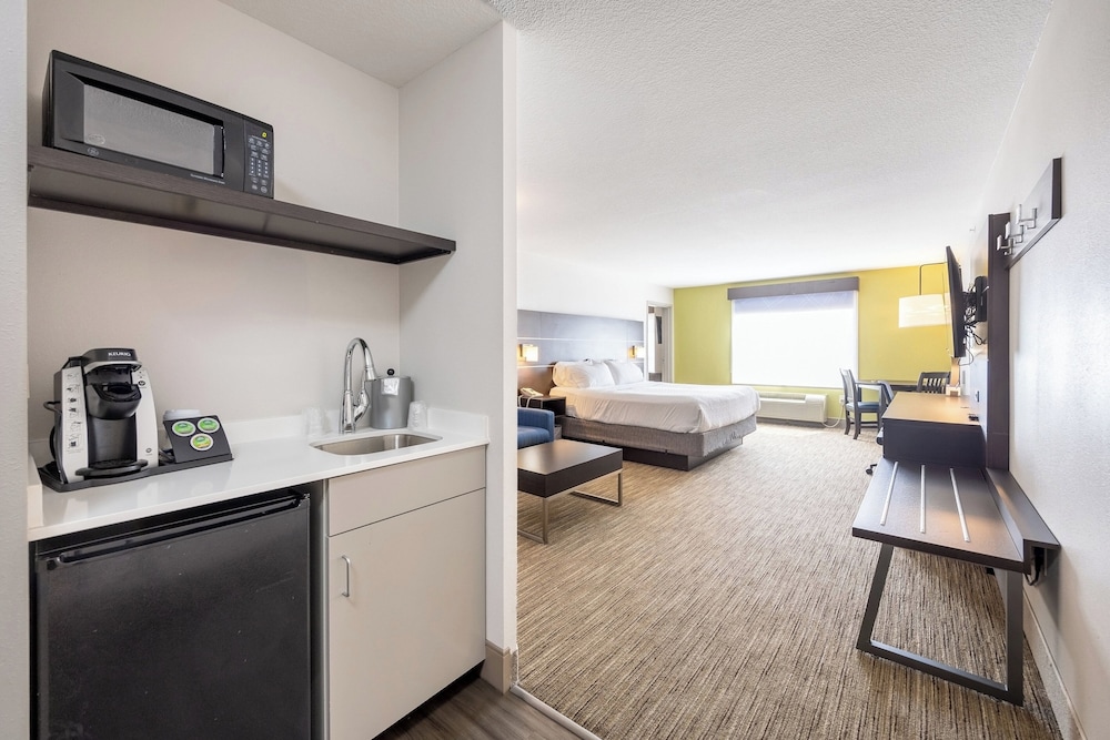 holiday inn express and suites winona by ihg