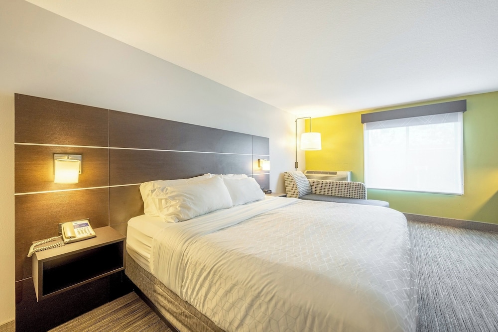 holiday inn express and suites winona by ihg
