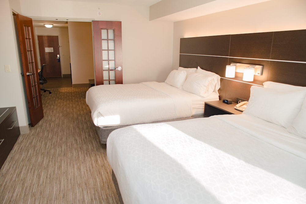 holiday inn express and suites winona by ihg